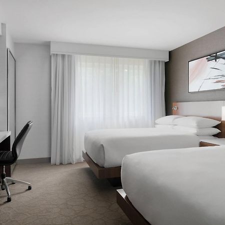 Delta Hotels By Marriott Burlington Zewnętrze zdjęcie