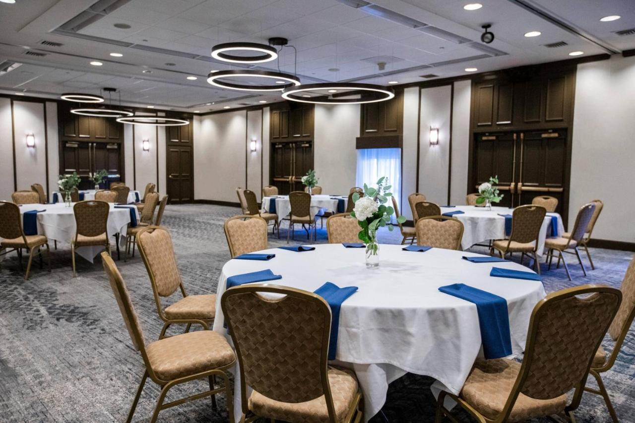 Delta Hotels By Marriott Burlington Zewnętrze zdjęcie